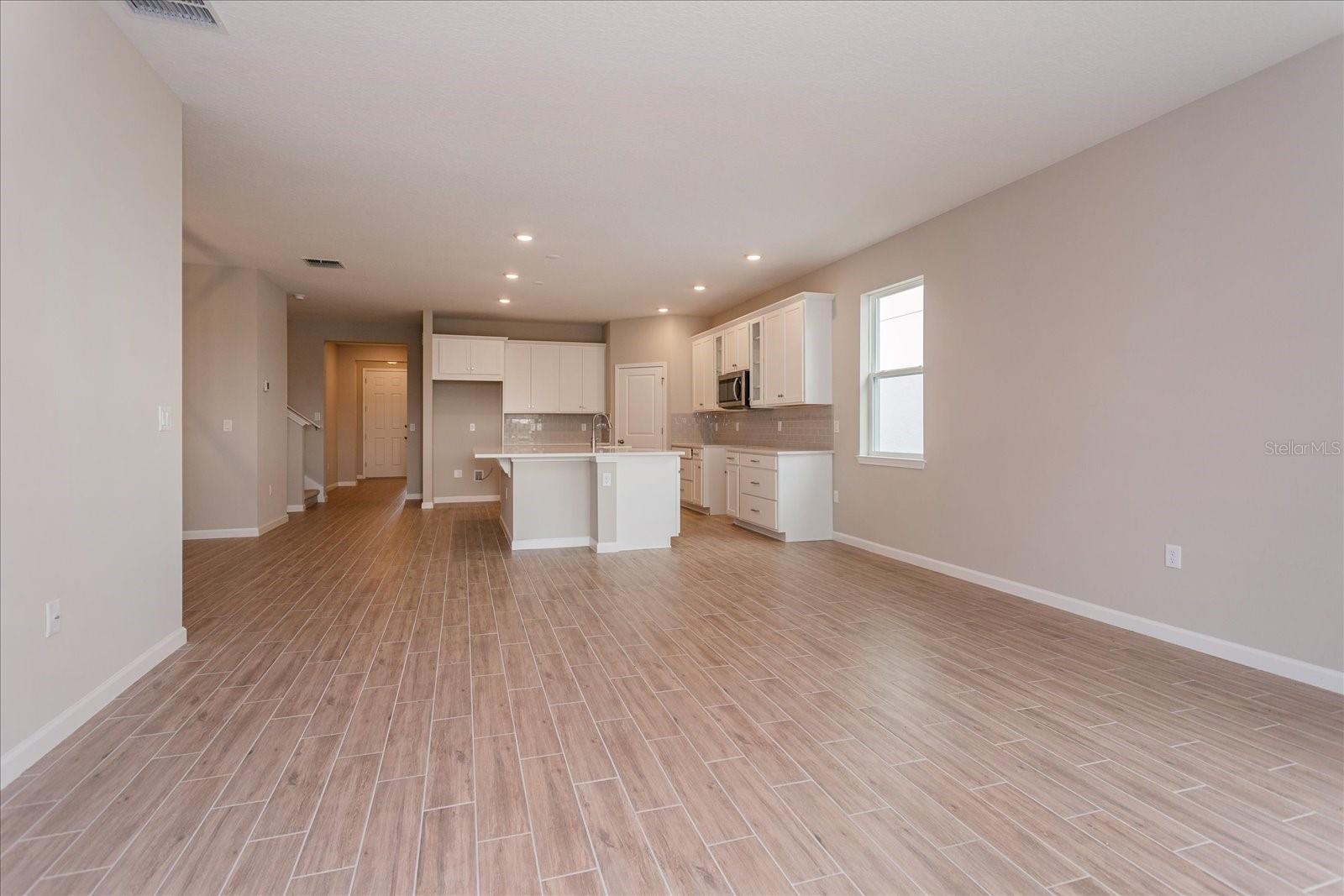 Image 9 of 25 For 5421 Marshelder Street