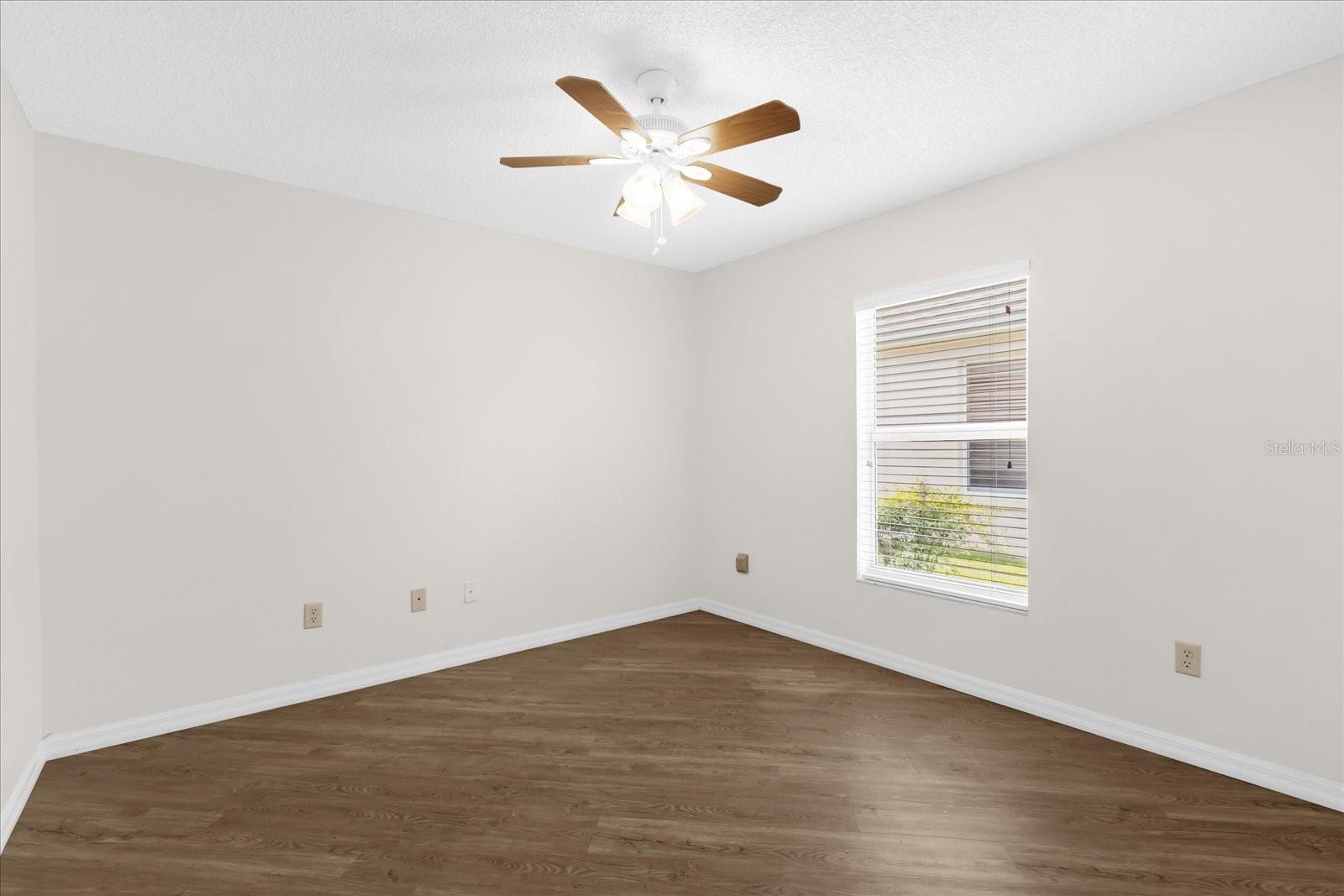 Image 27 of 38 For 859 Kline Street