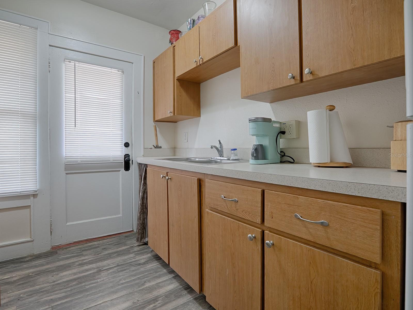 Image 10 of 49 For 426 Citrus Avenue