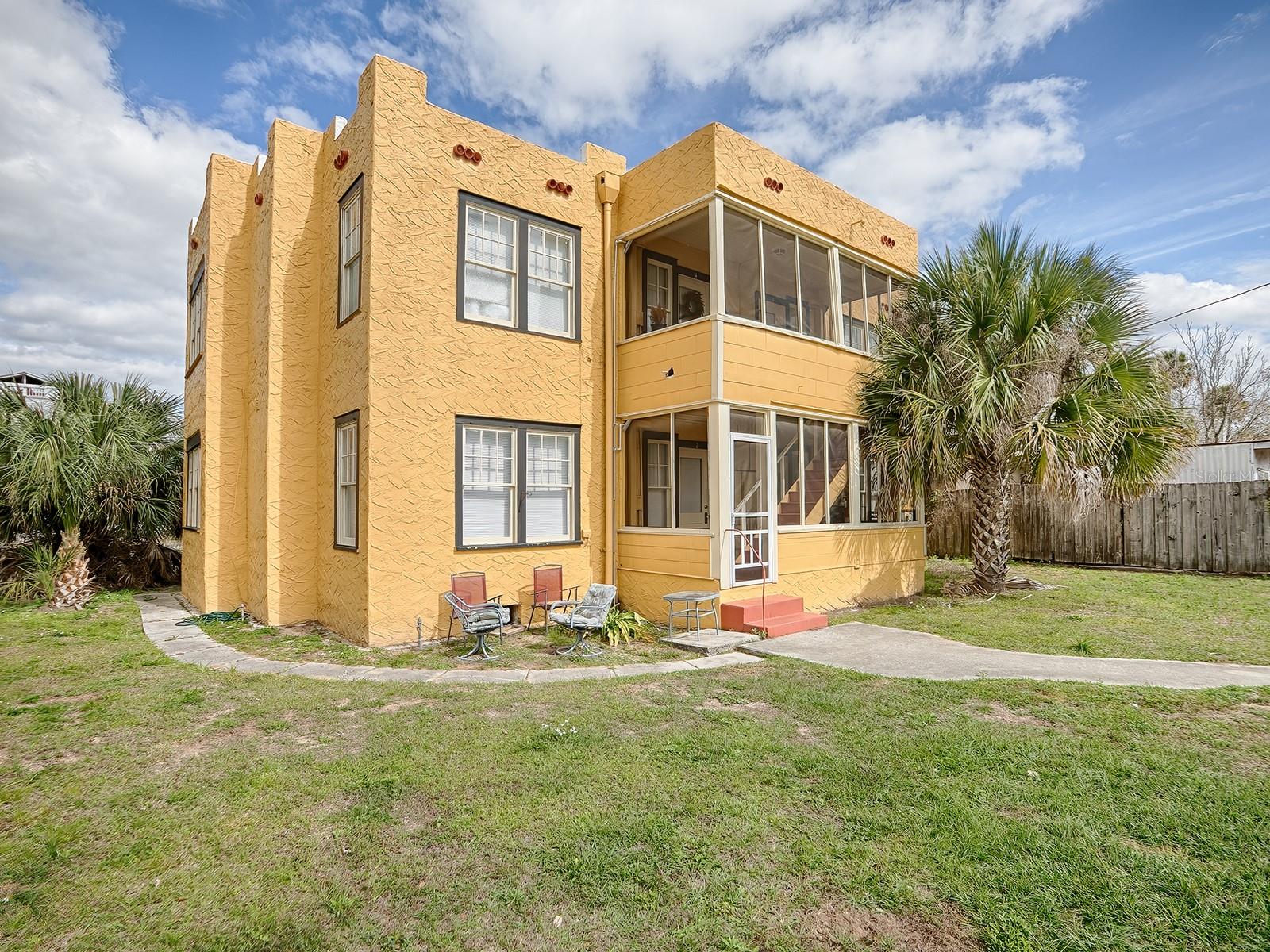 Image 2 of 49 For 426 Citrus Avenue