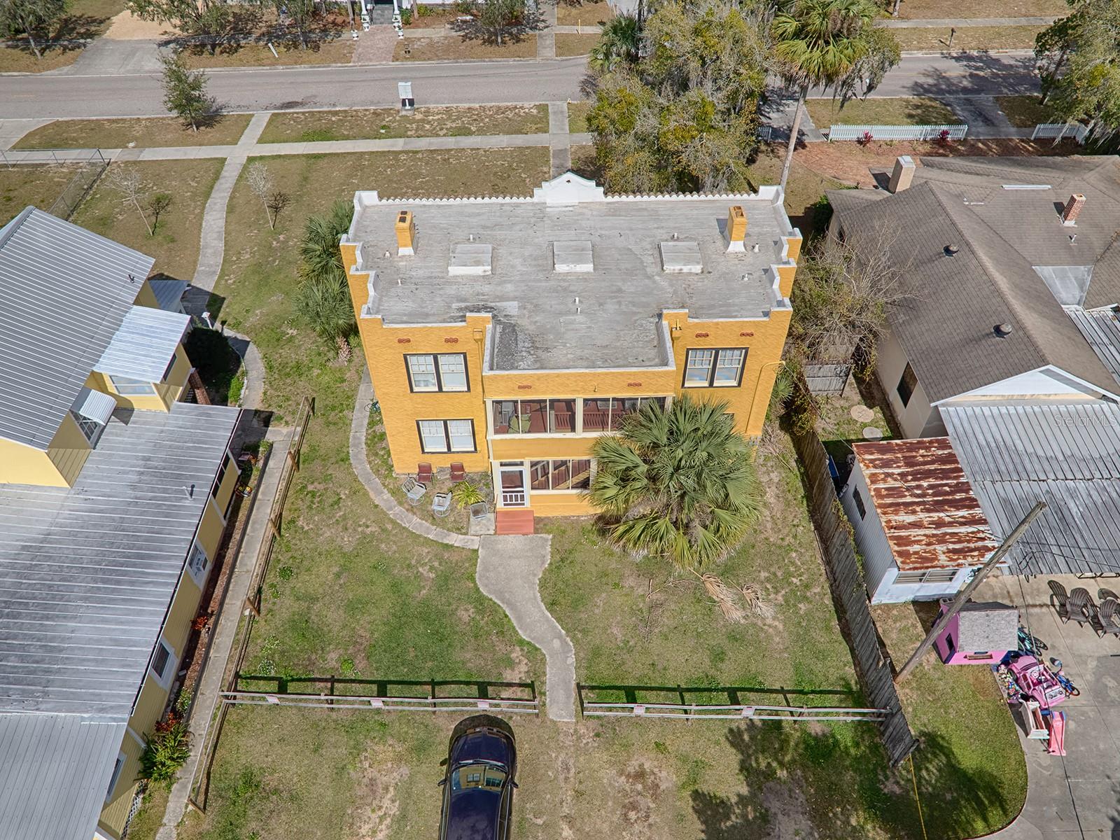Image 3 of 49 For 426 Citrus Avenue