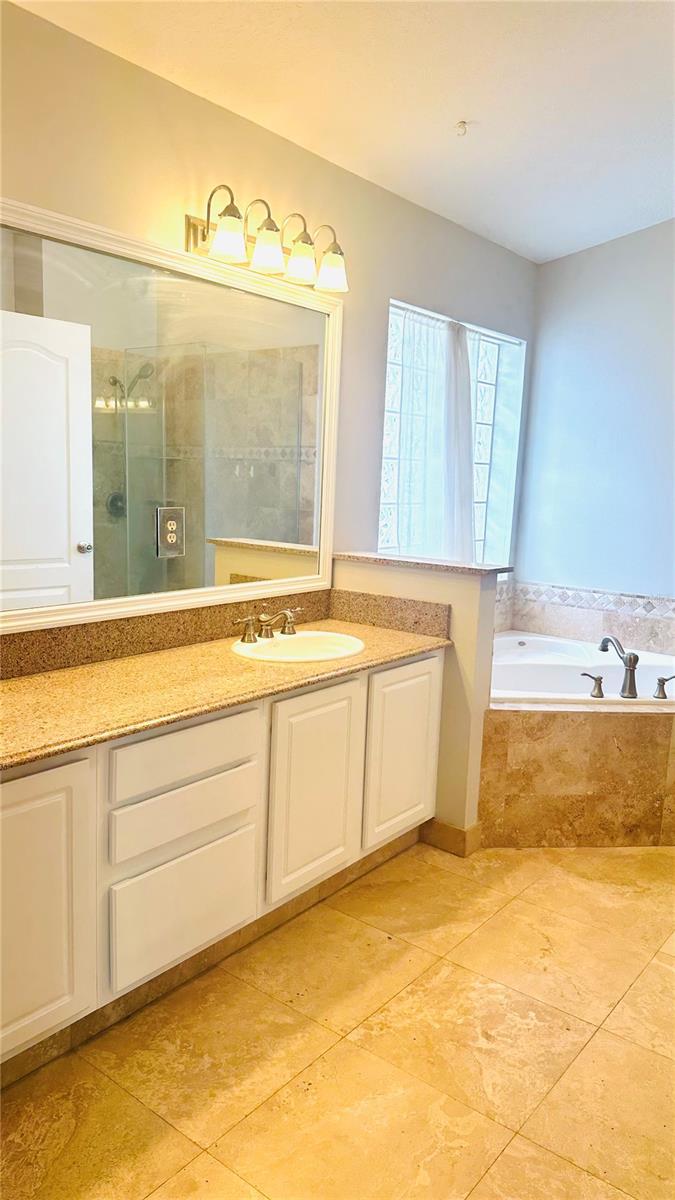 Image 12 of 15 For 10934 Versailles Boulevard