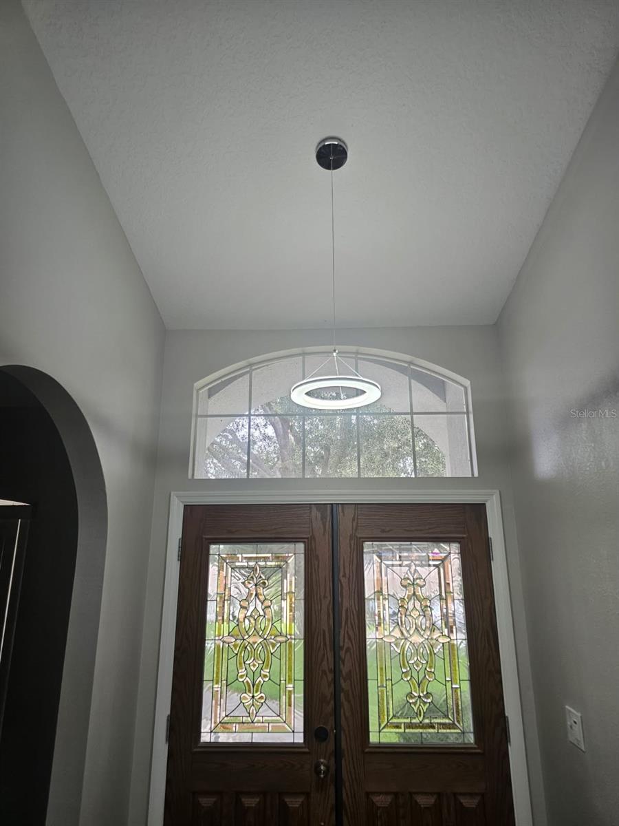 Image 2 of 15 For 10934 Versailles Boulevard