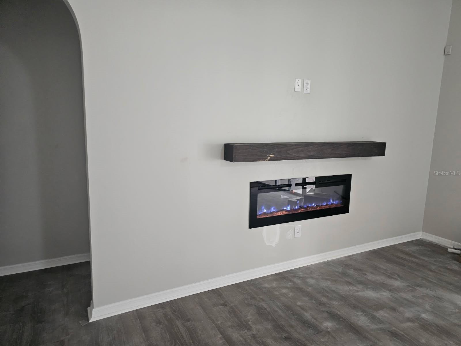 Image 8 of 15 For 10934 Versailles Boulevard