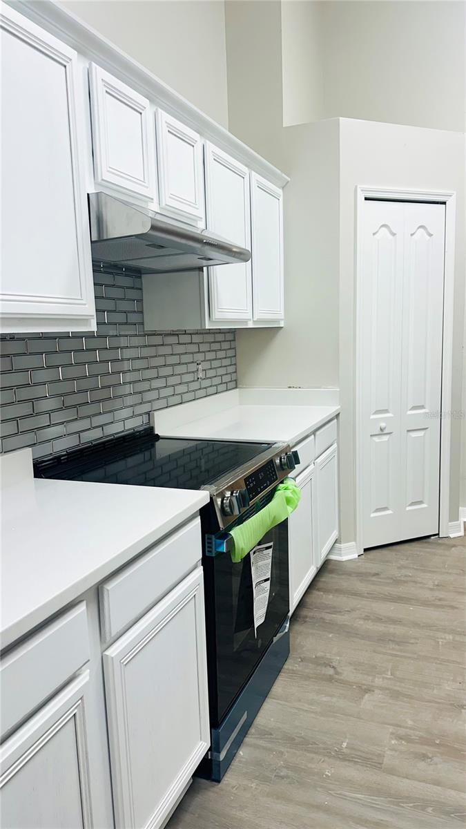 Image 9 of 15 For 10934 Versailles Boulevard
