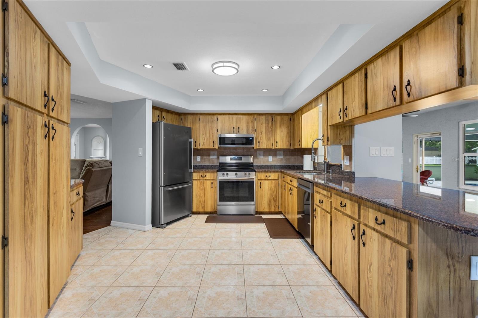 Image 17 of 61 For 423 Spring Hollow Boulevard