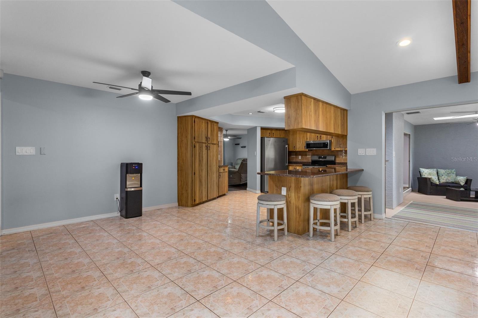 Image 19 of 61 For 423 Spring Hollow Boulevard