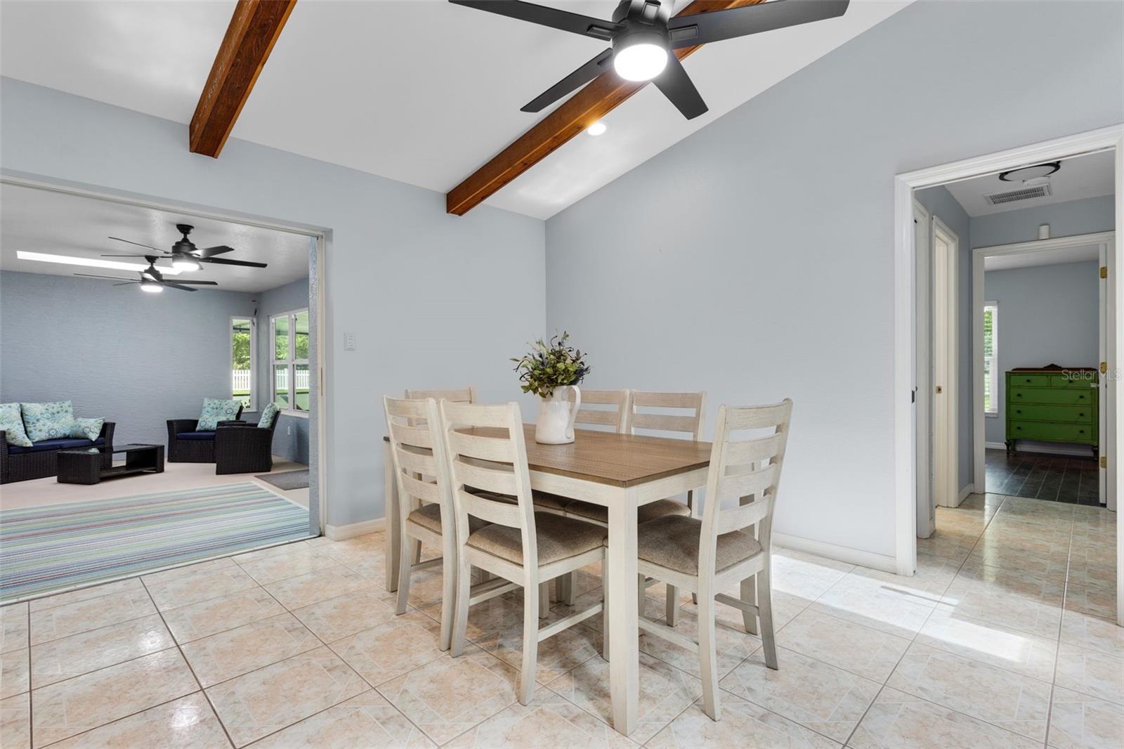 Image 21 of 61 For 423 Spring Hollow Boulevard