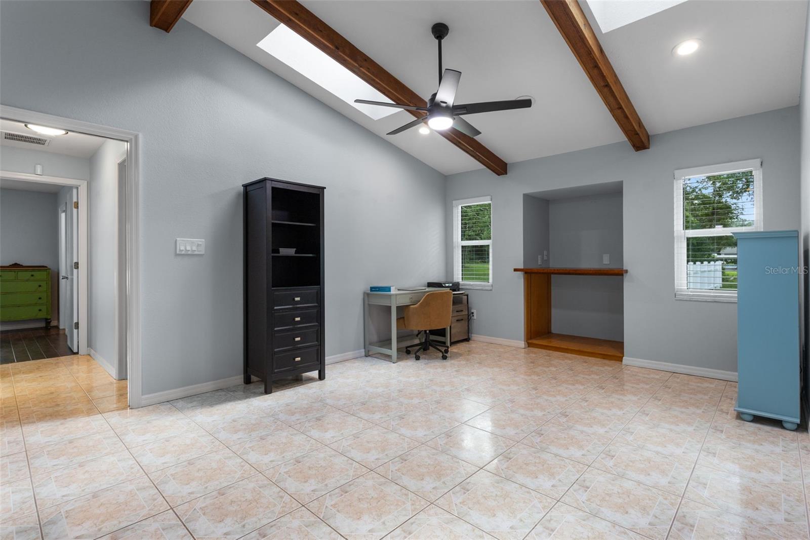 Image 23 of 61 For 423 Spring Hollow Boulevard