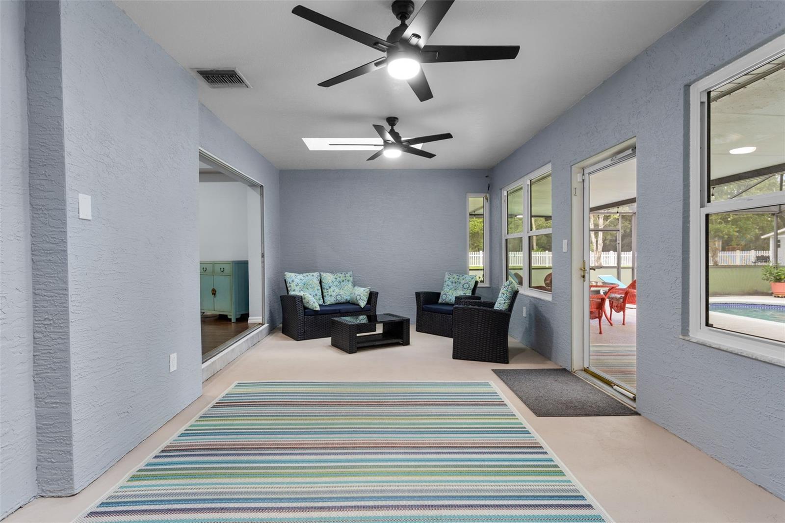 Image 24 of 61 For 423 Spring Hollow Boulevard