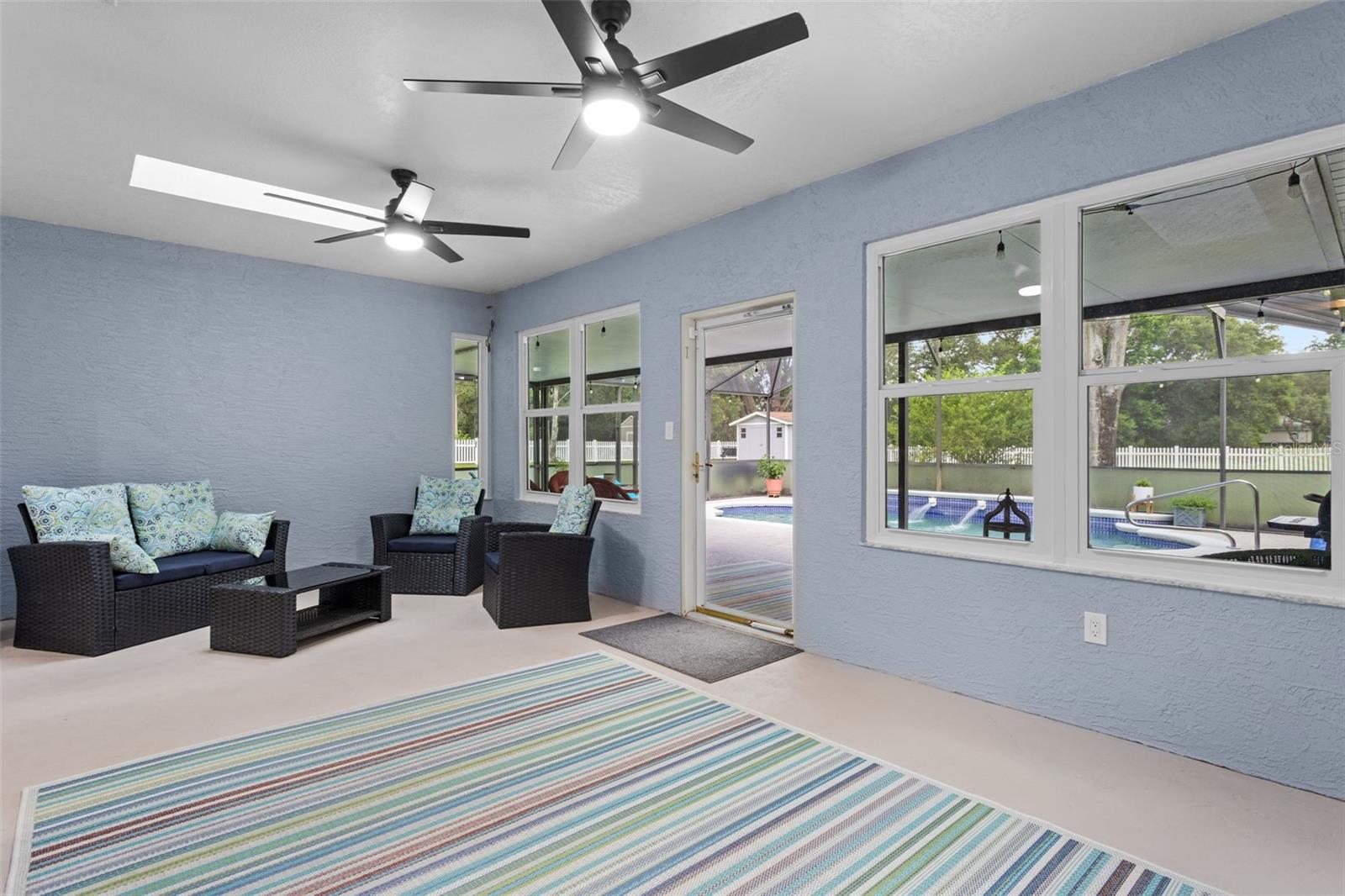 Image 25 of 61 For 423 Spring Hollow Boulevard