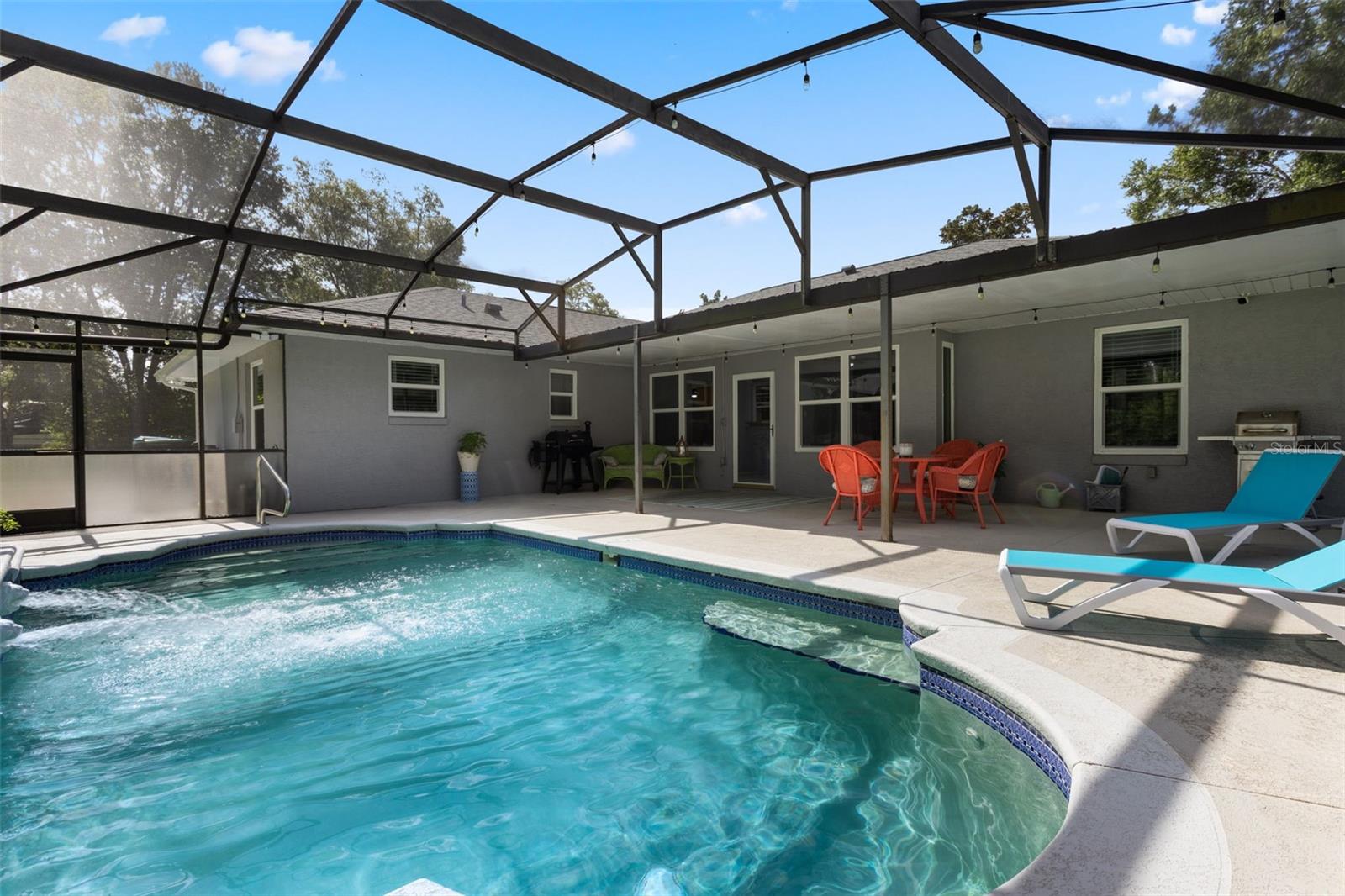 Image 26 of 61 For 423 Spring Hollow Boulevard