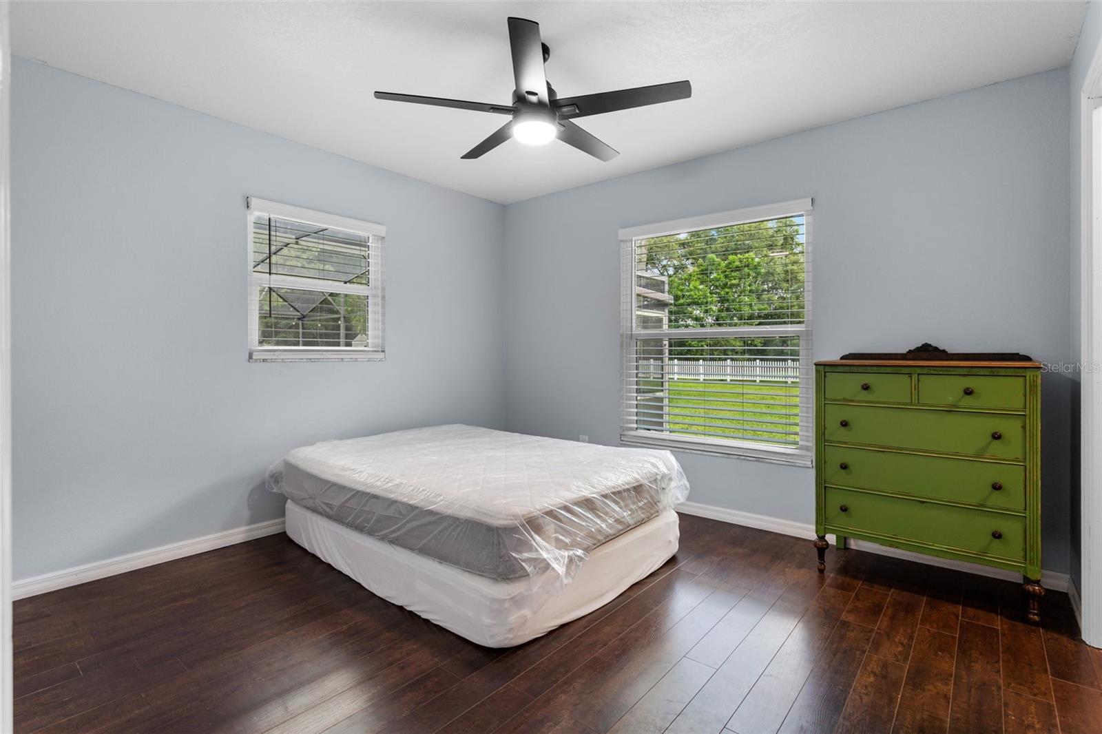 Image 35 of 61 For 423 Spring Hollow Boulevard