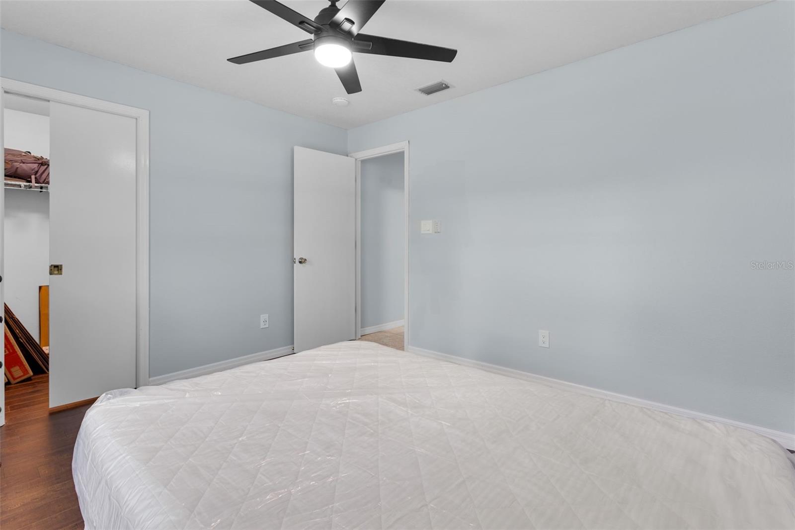 Image 36 of 61 For 423 Spring Hollow Boulevard