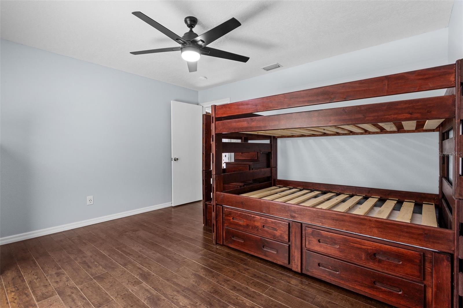 Image 39 of 61 For 423 Spring Hollow Boulevard