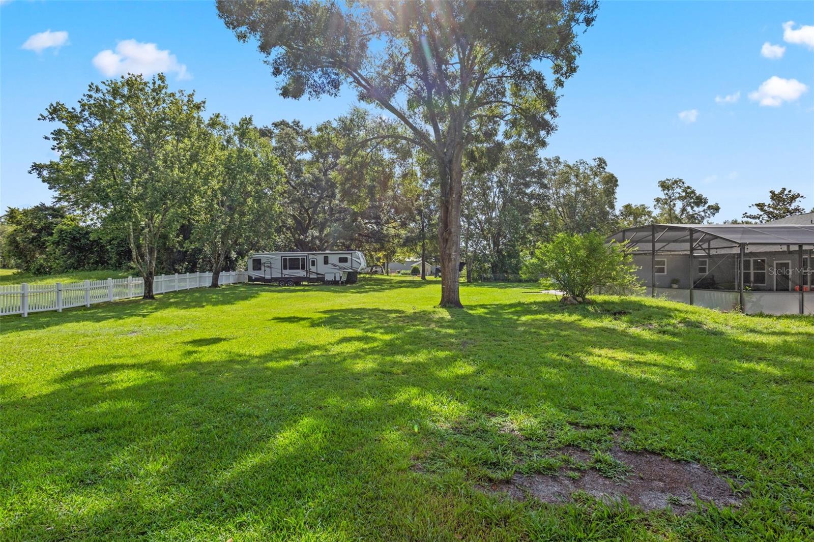 Image 49 of 61 For 423 Spring Hollow Boulevard