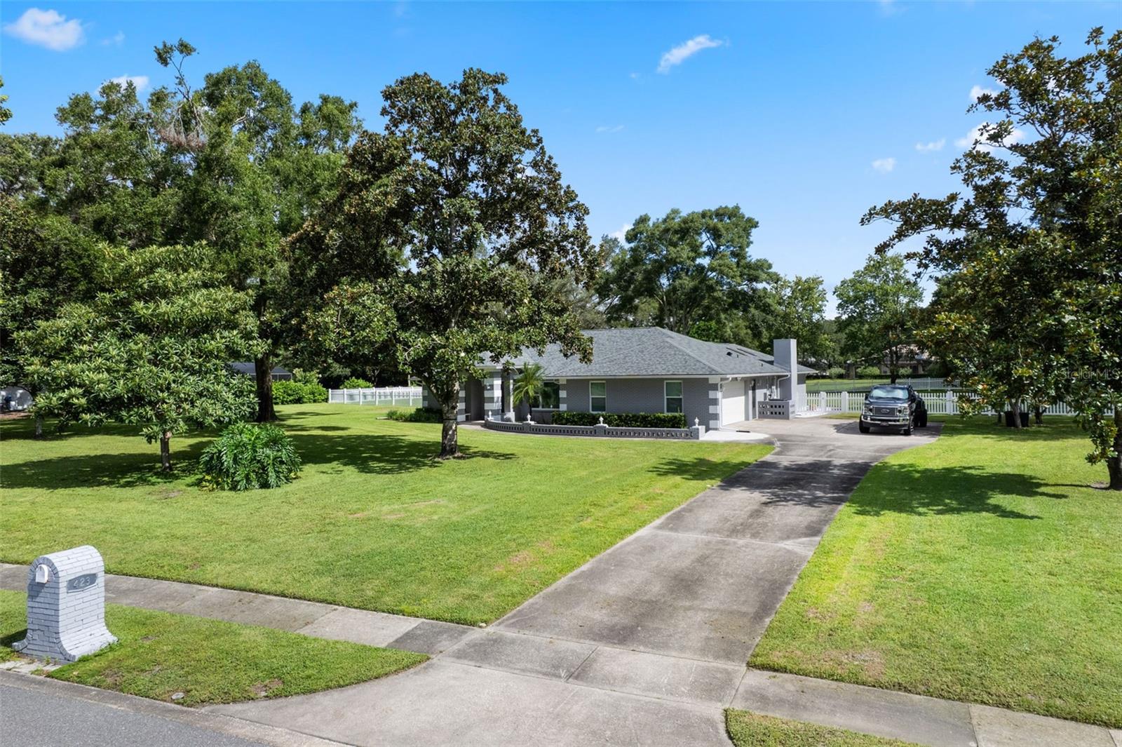 Image 5 of 61 For 423 Spring Hollow Boulevard