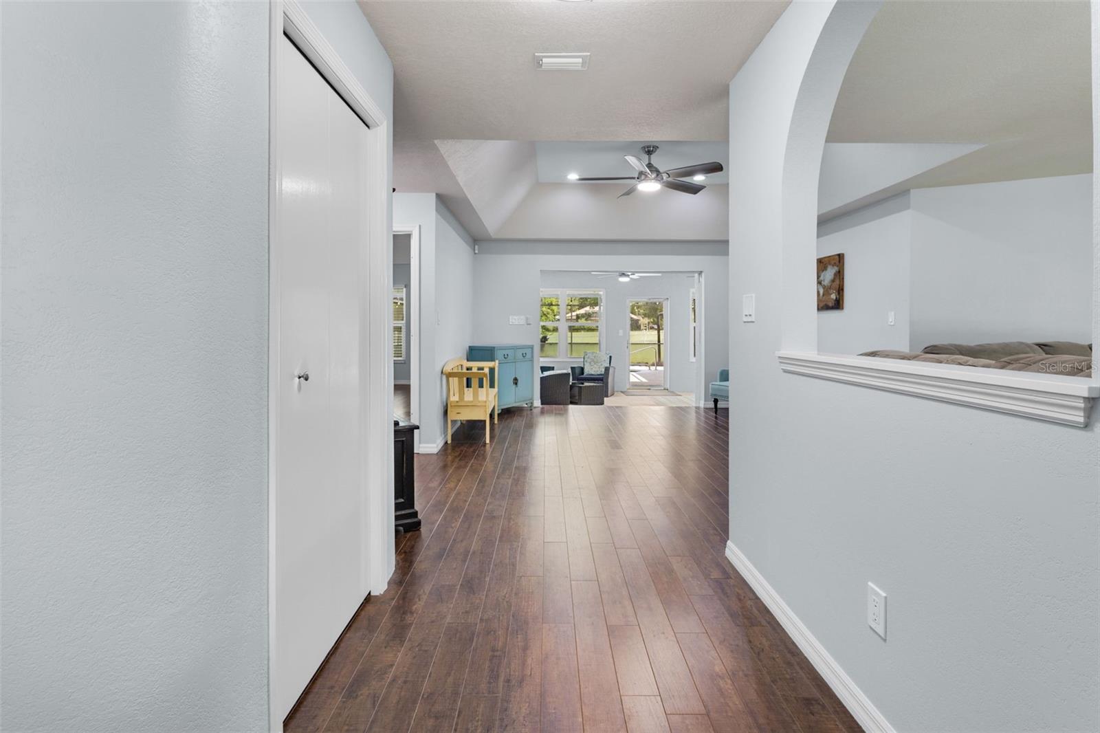 Image 9 of 61 For 423 Spring Hollow Boulevard