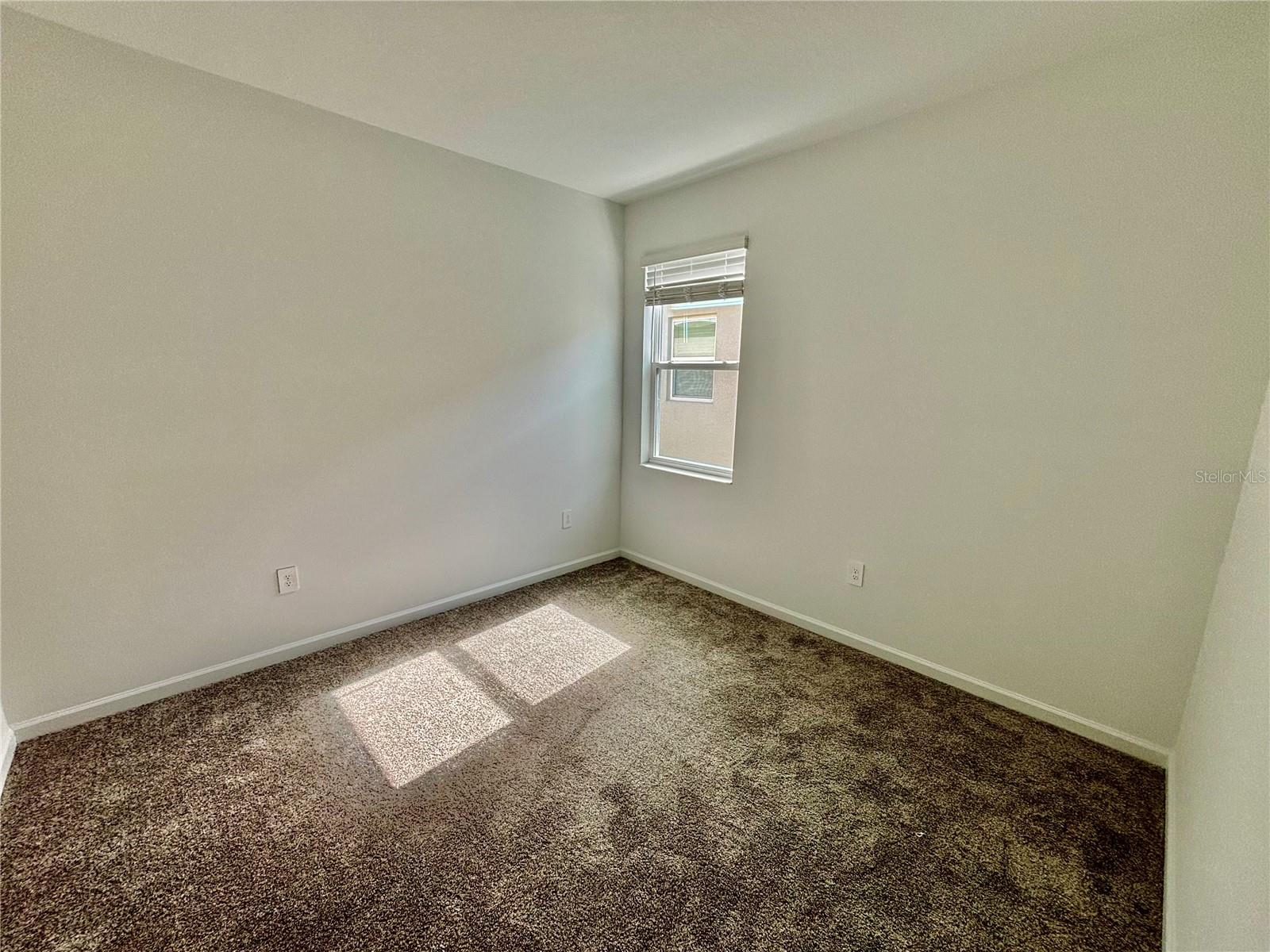 Image 11 of 19 For 4033 Ambrose Avenue