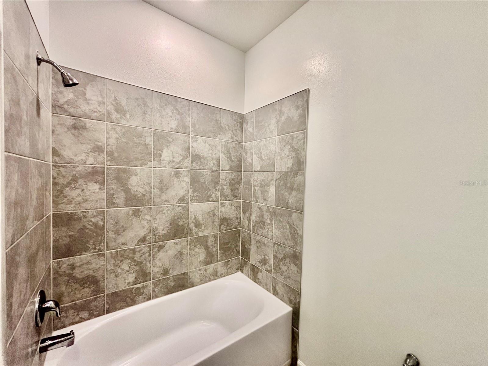 Image 14 of 19 For 4033 Ambrose Avenue