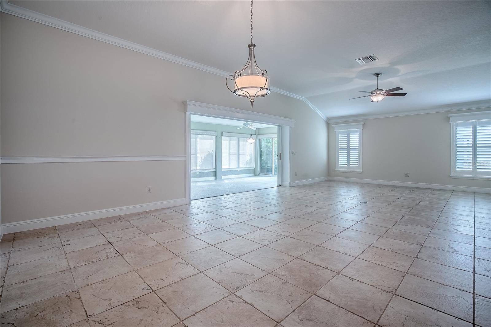 Listing photo id 19 for 527 Beville Place