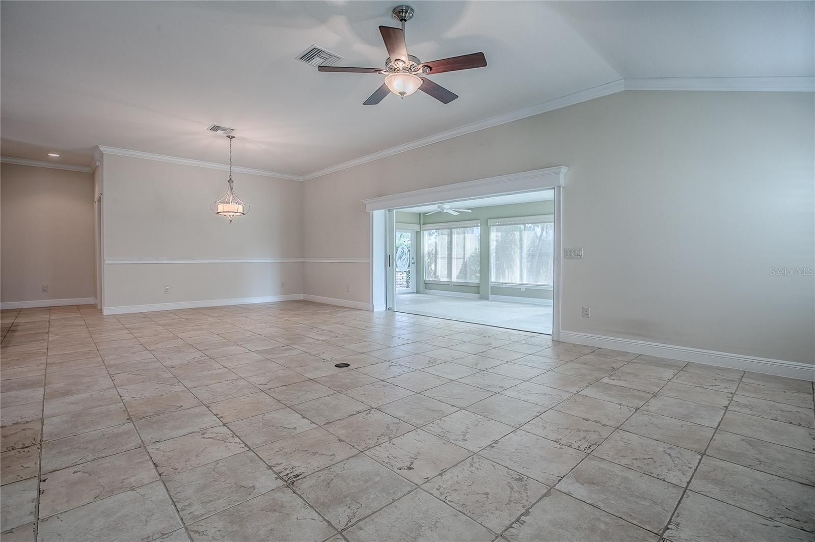 Listing photo id 20 for 527 Beville Place