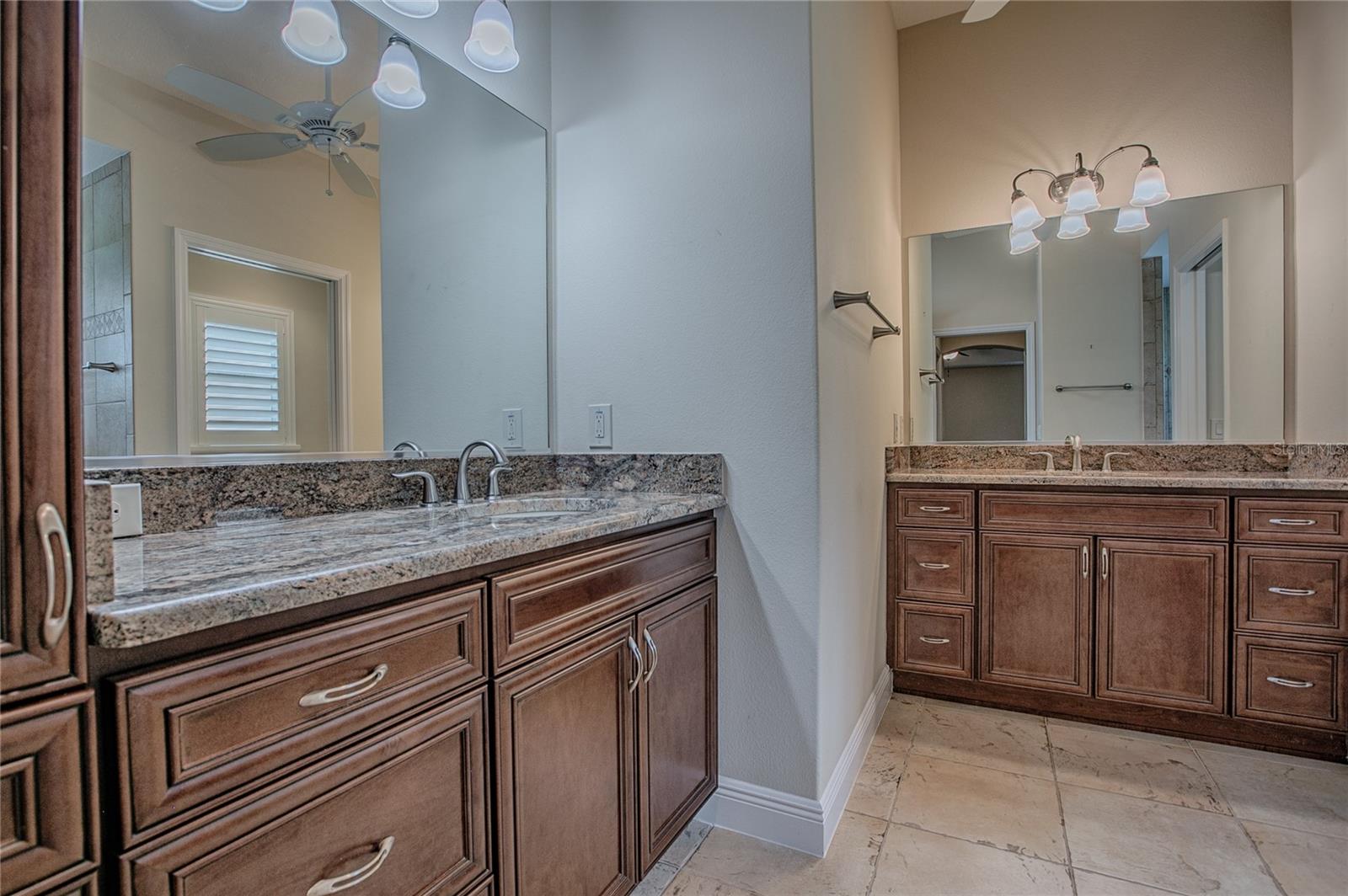 Listing photo id 32 for 527 Beville Place