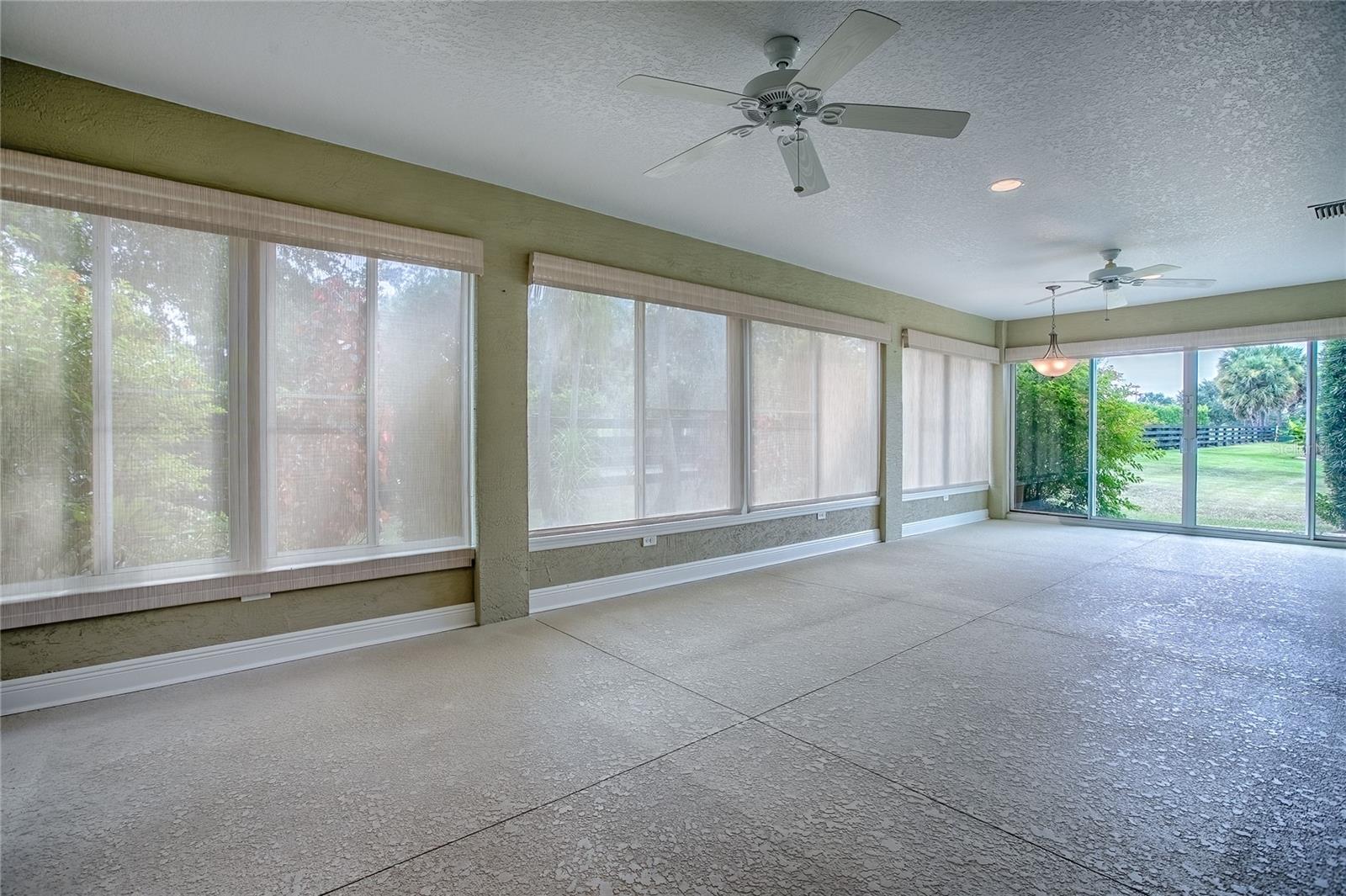 Listing photo id 47 for 527 Beville Place