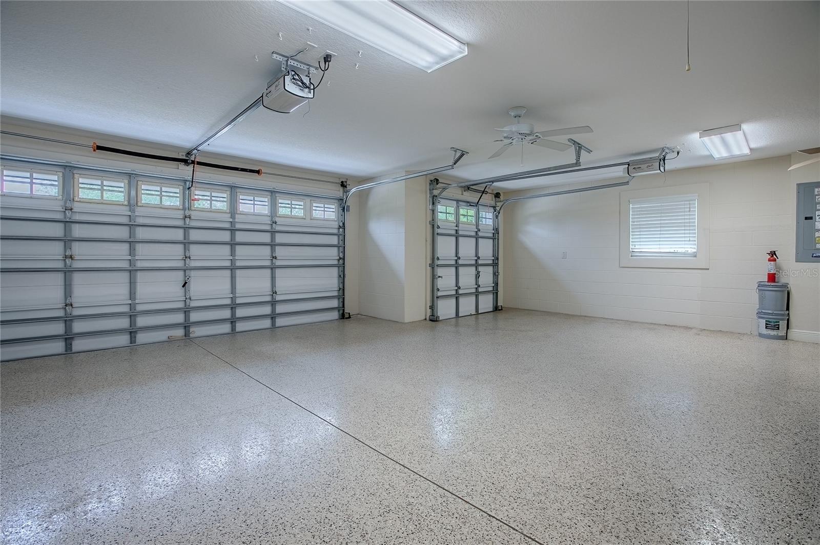 Listing photo id 54 for 527 Beville Place