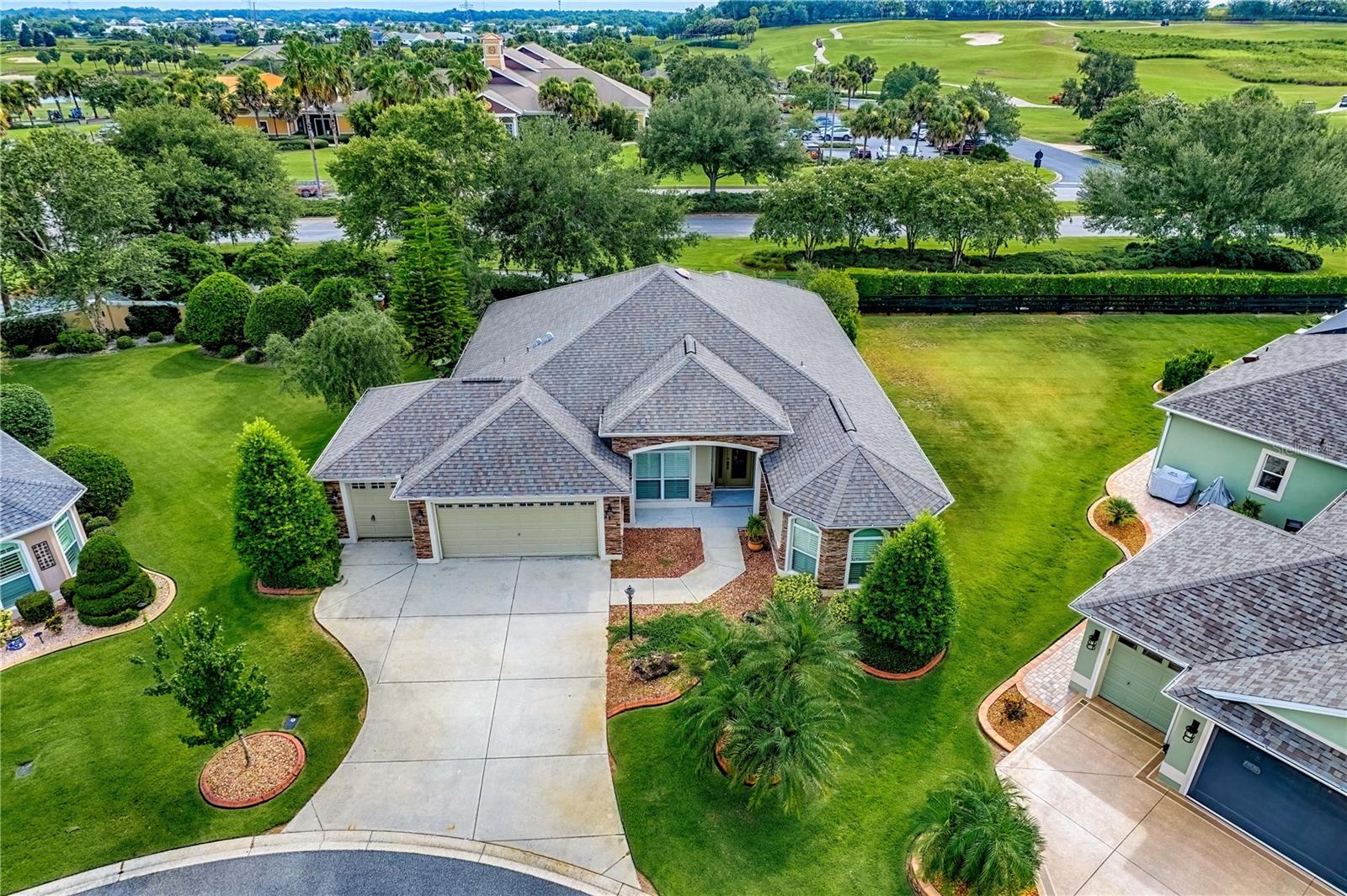 Listing photo id 66 for 527 Beville Place
