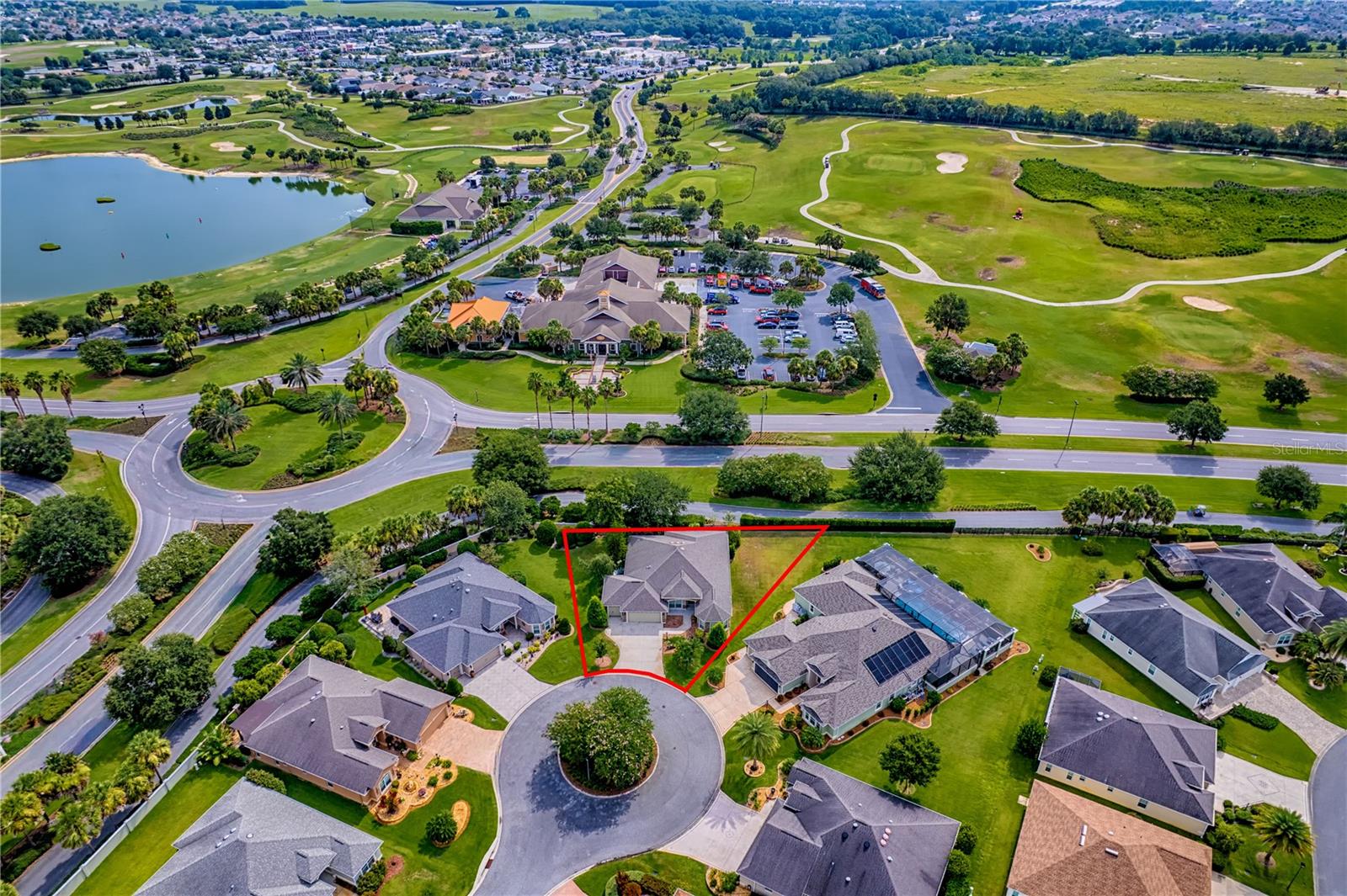 Listing photo id 68 for 527 Beville Place