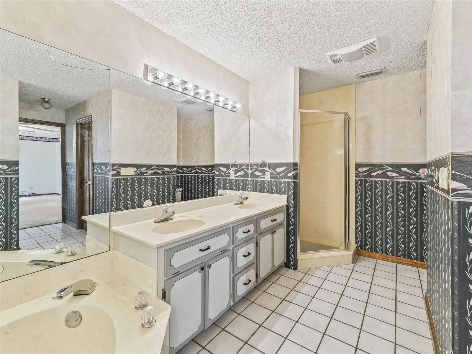 Image 17 of 42 For 722 Cr 312  