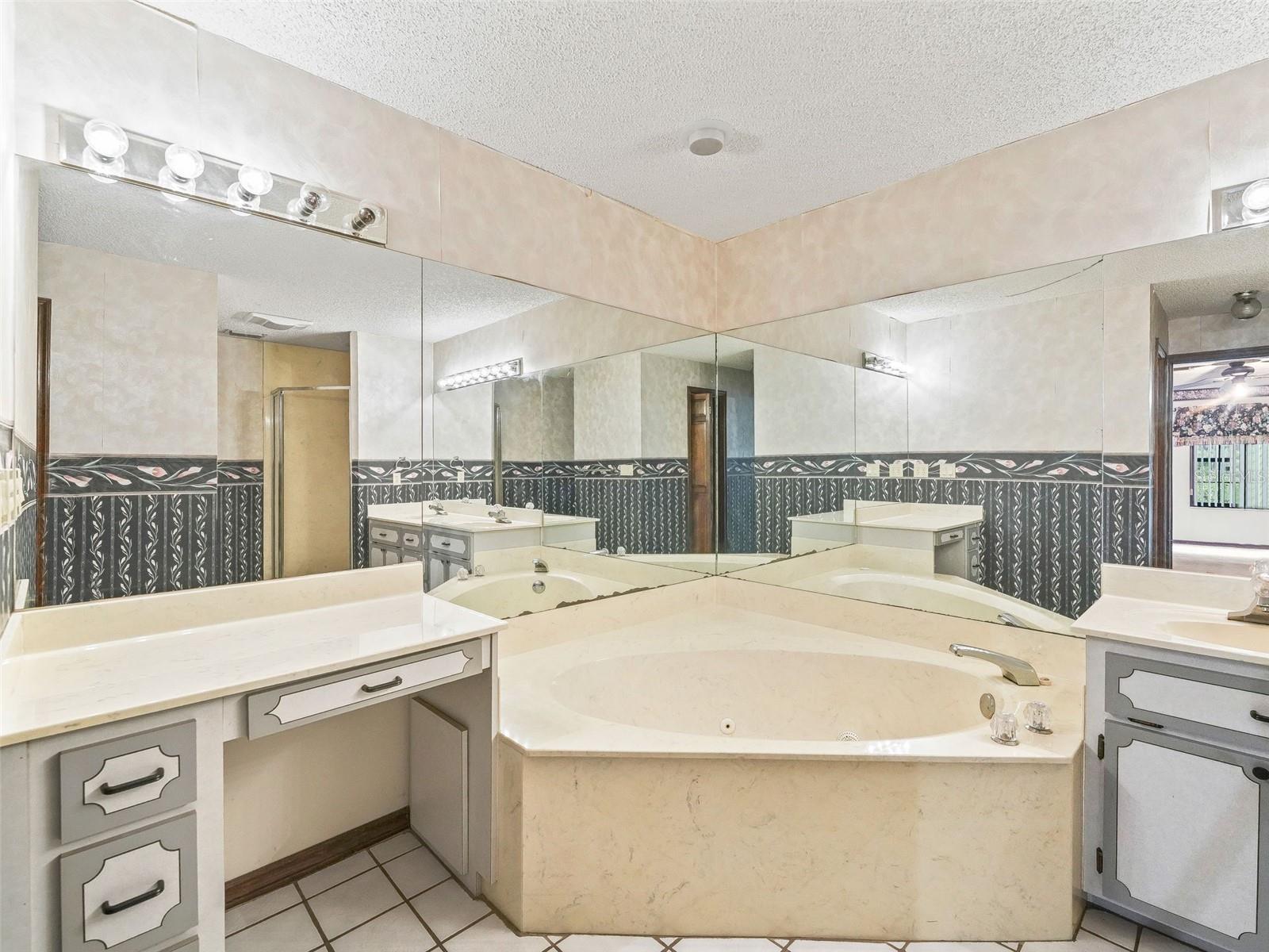 Image 19 of 42 For 722 Cr 312  
