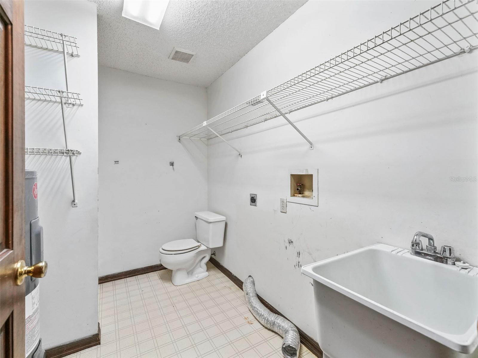 Image 22 of 42 For 722 Cr 312  