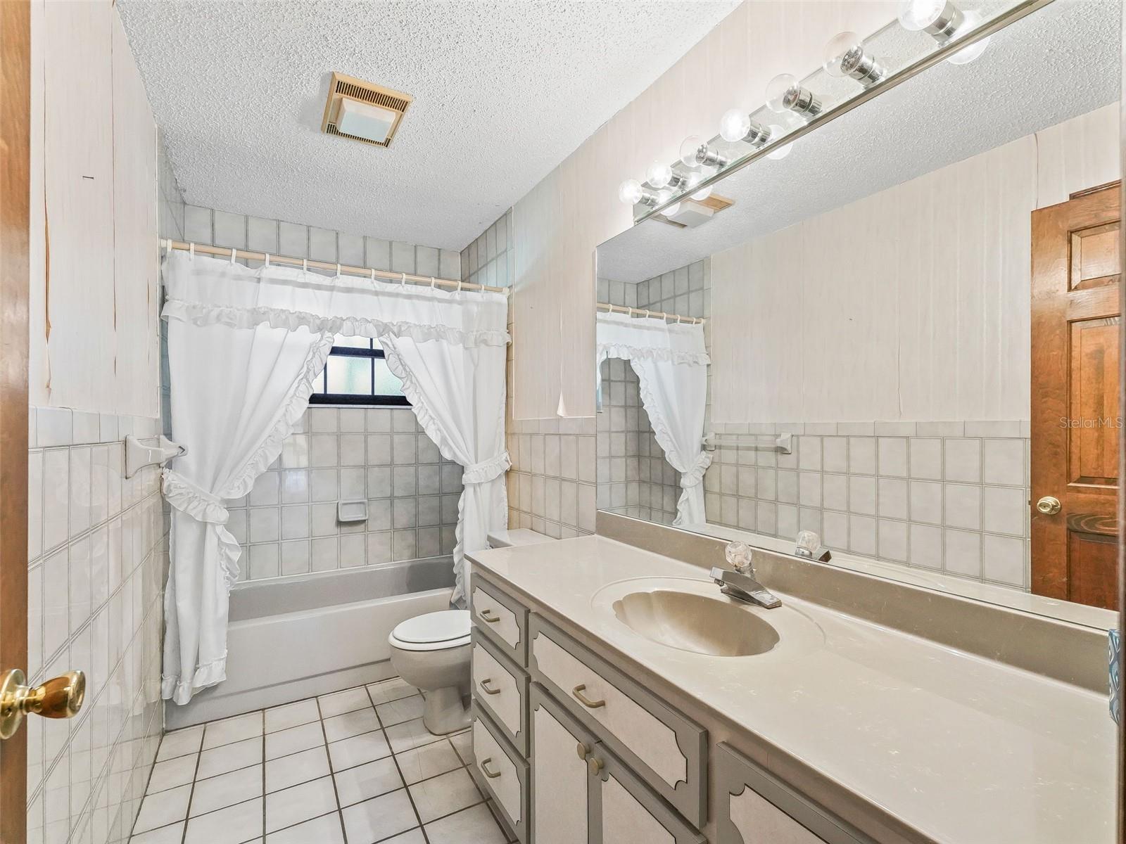 Image 25 of 42 For 722 Cr 312  