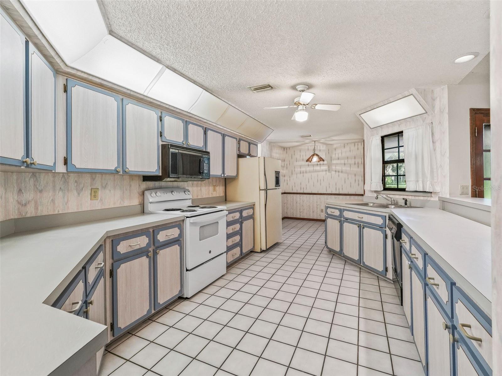 Image 9 of 42 For 722 Cr 312  