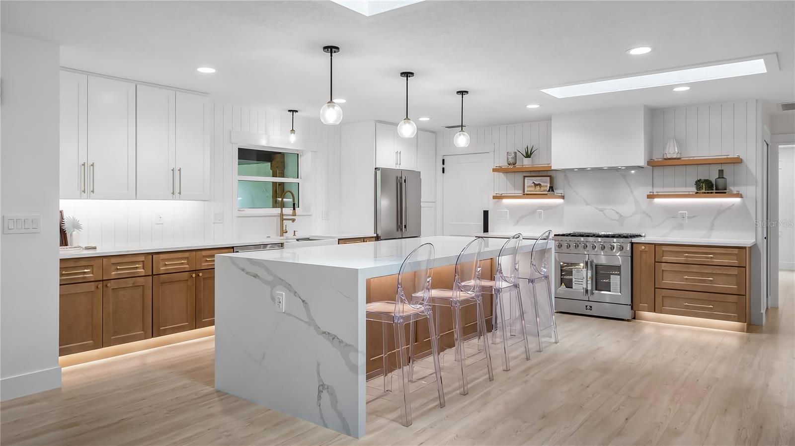 Image 13 of 77 For 15520 Vinola Drive