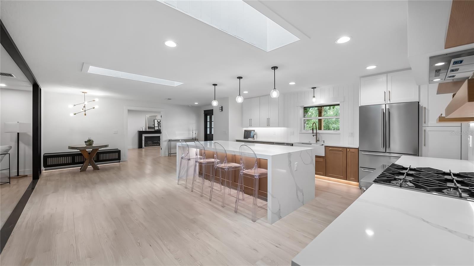 Image 18 of 77 For 15520 Vinola Drive