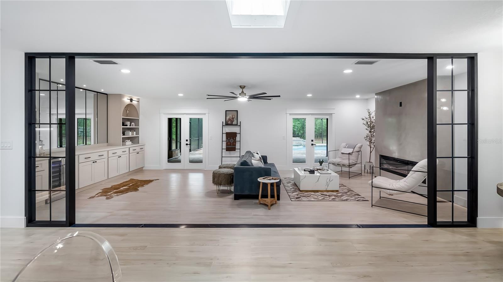 Image 19 of 77 For 15520 Vinola Drive