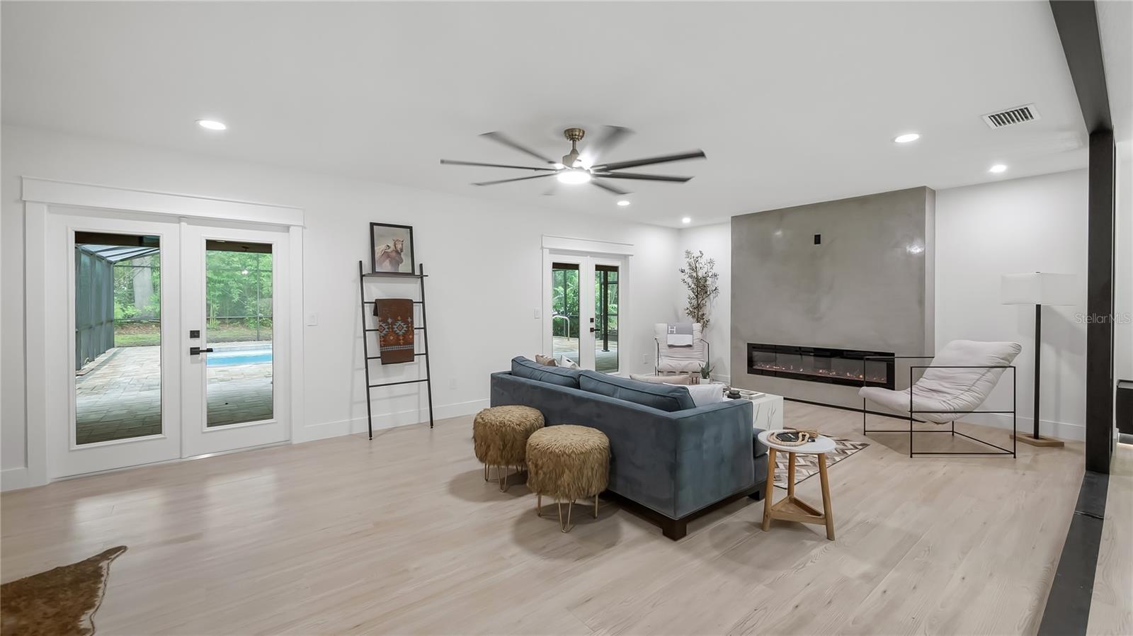 Image 21 of 77 For 15520 Vinola Drive