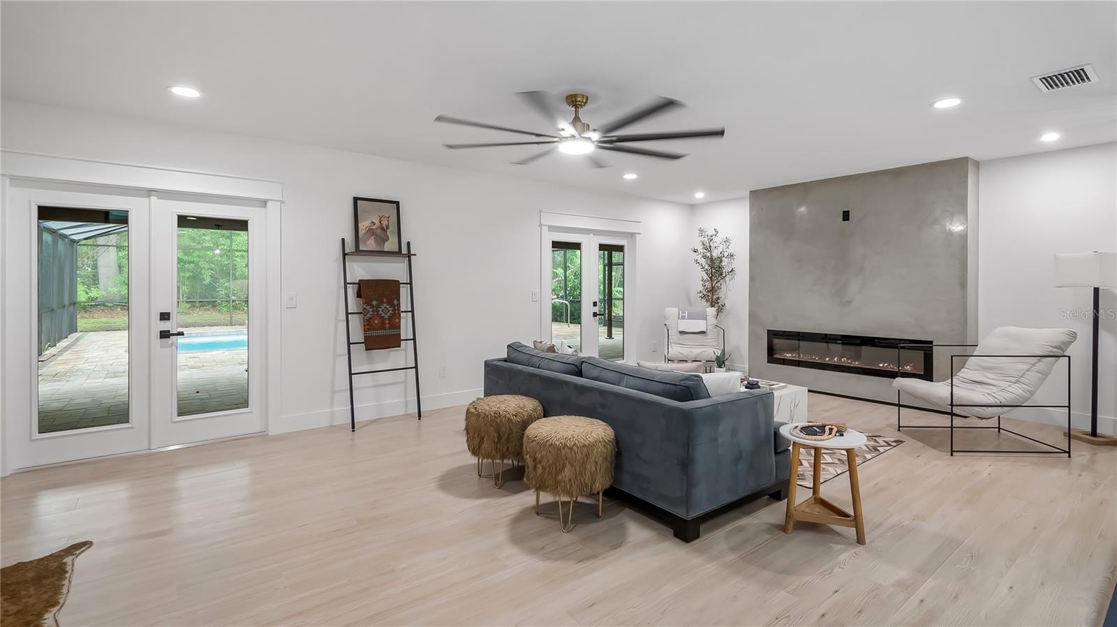 Image 25 of 77 For 15520 Vinola Drive