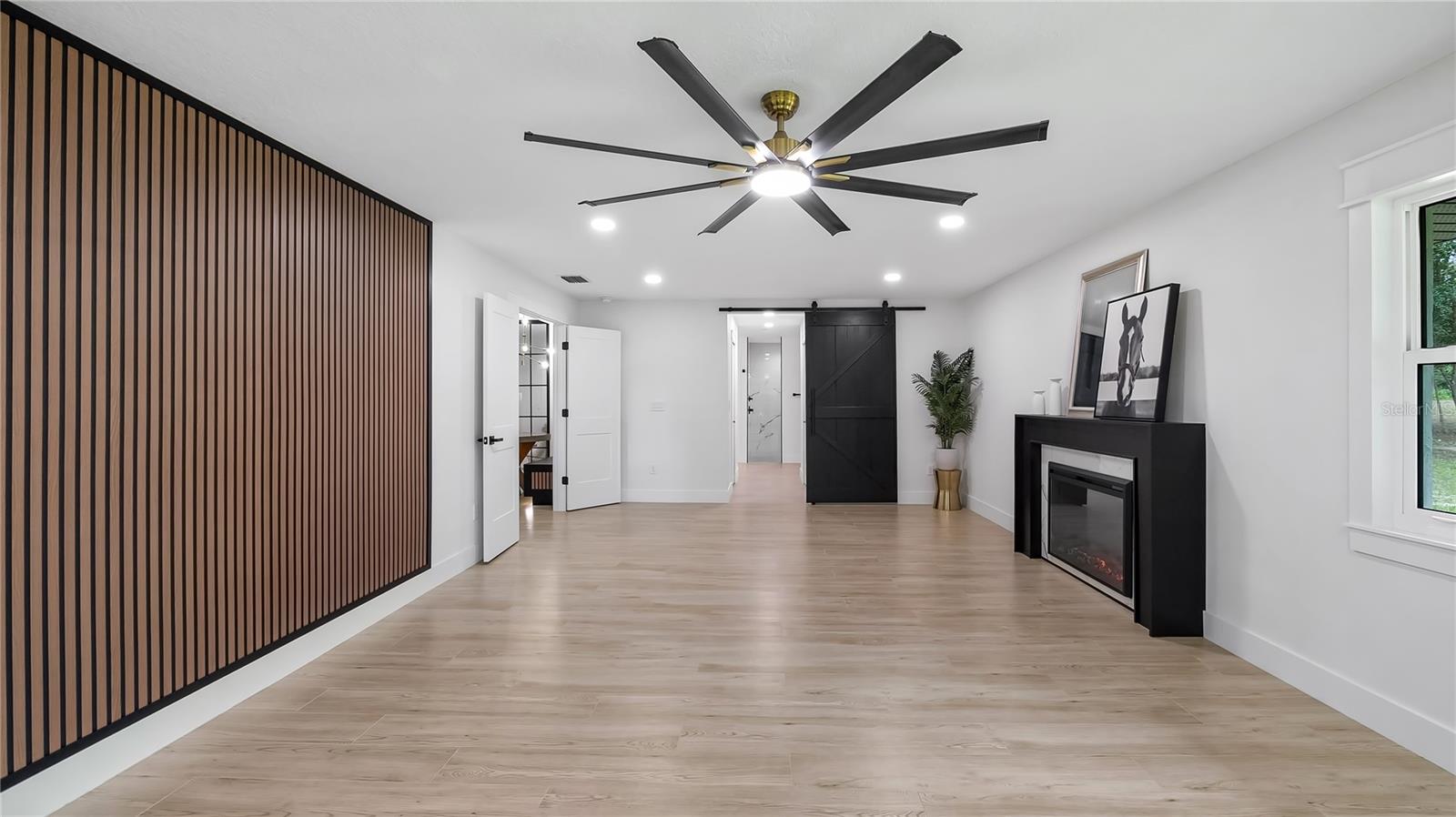 Image 30 of 77 For 15520 Vinola Drive