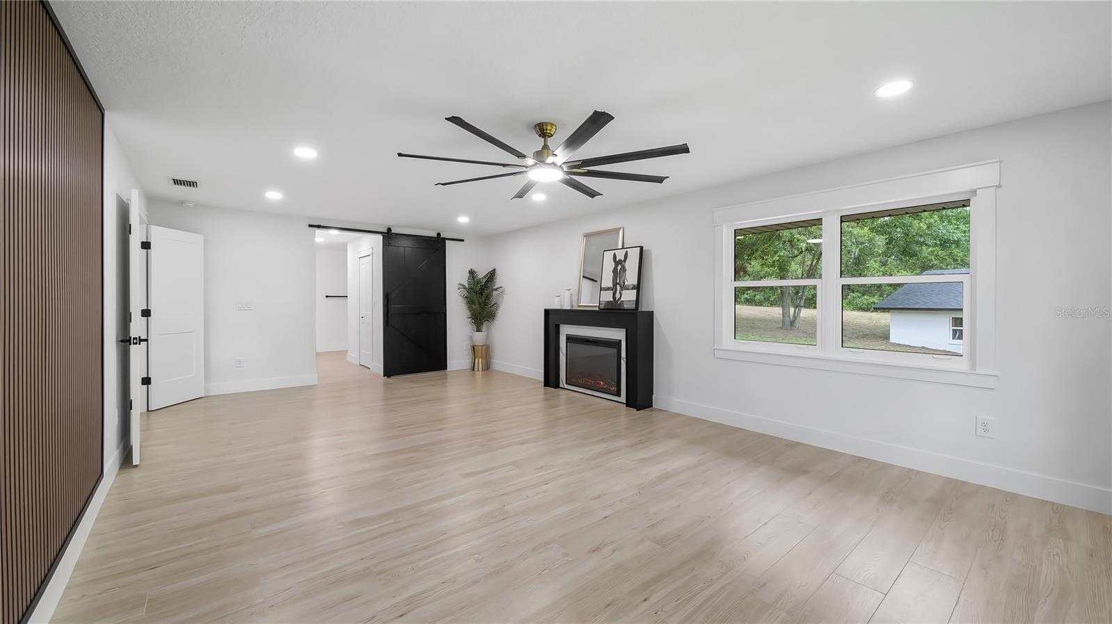 Image 31 of 77 For 15520 Vinola Drive