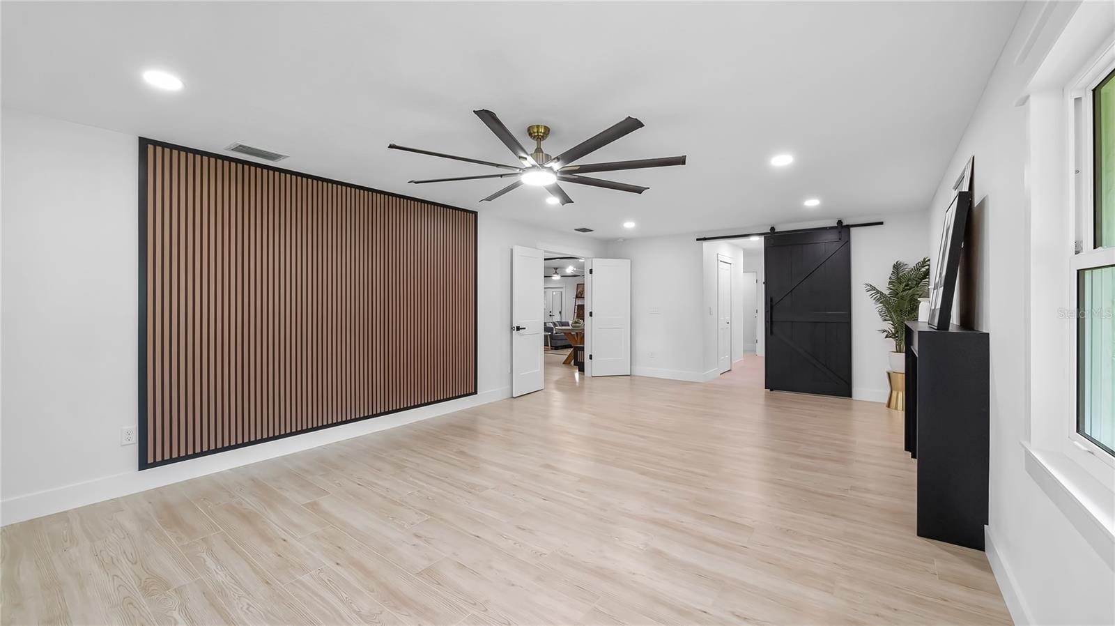 Image 32 of 77 For 15520 Vinola Drive