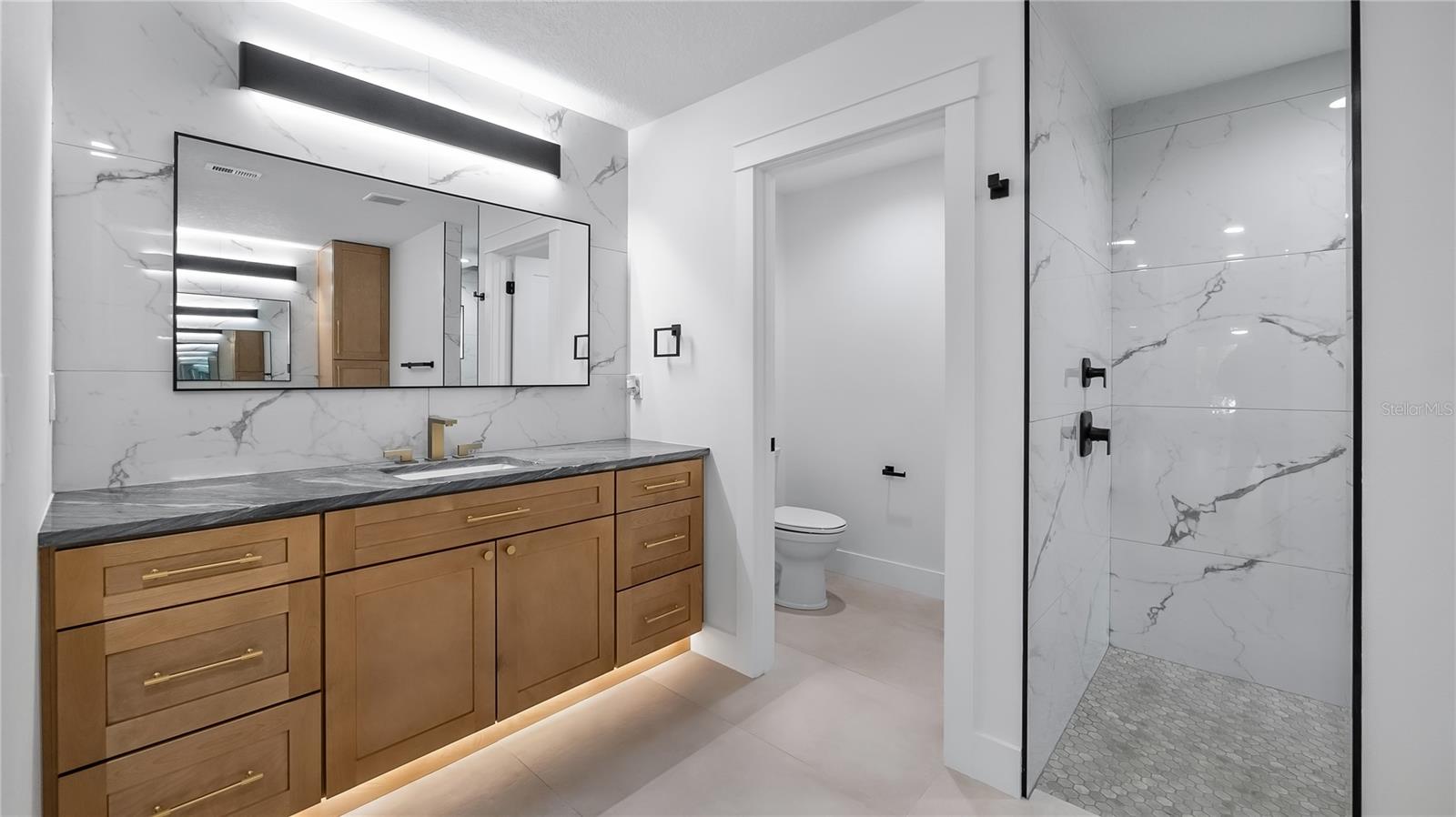 Image 36 of 77 For 15520 Vinola Drive
