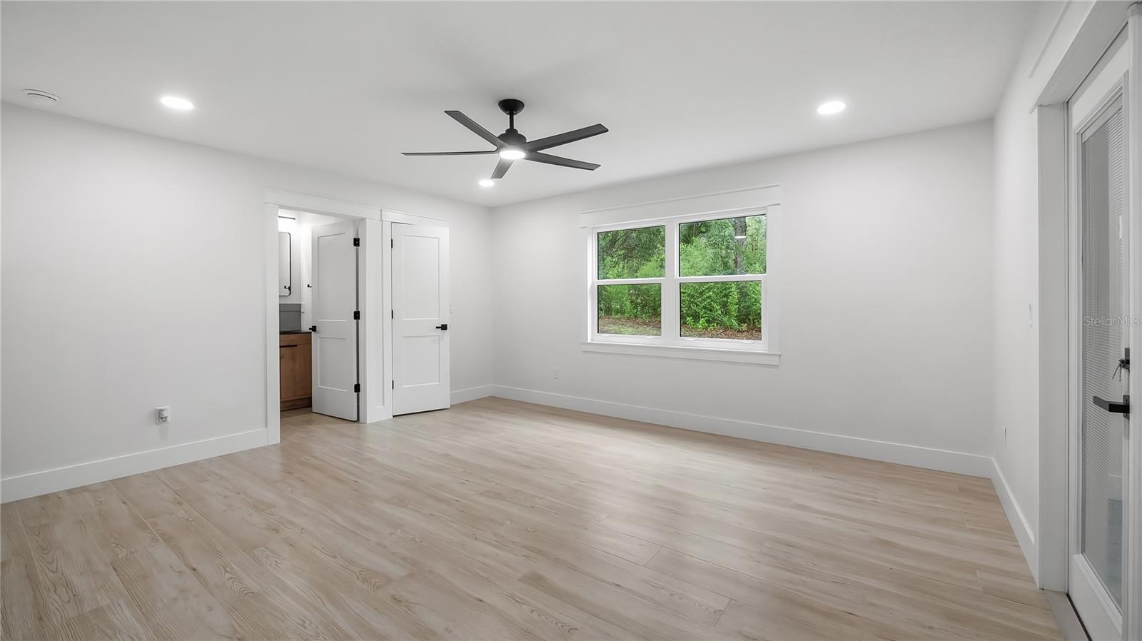 Image 46 of 77 For 15520 Vinola Drive