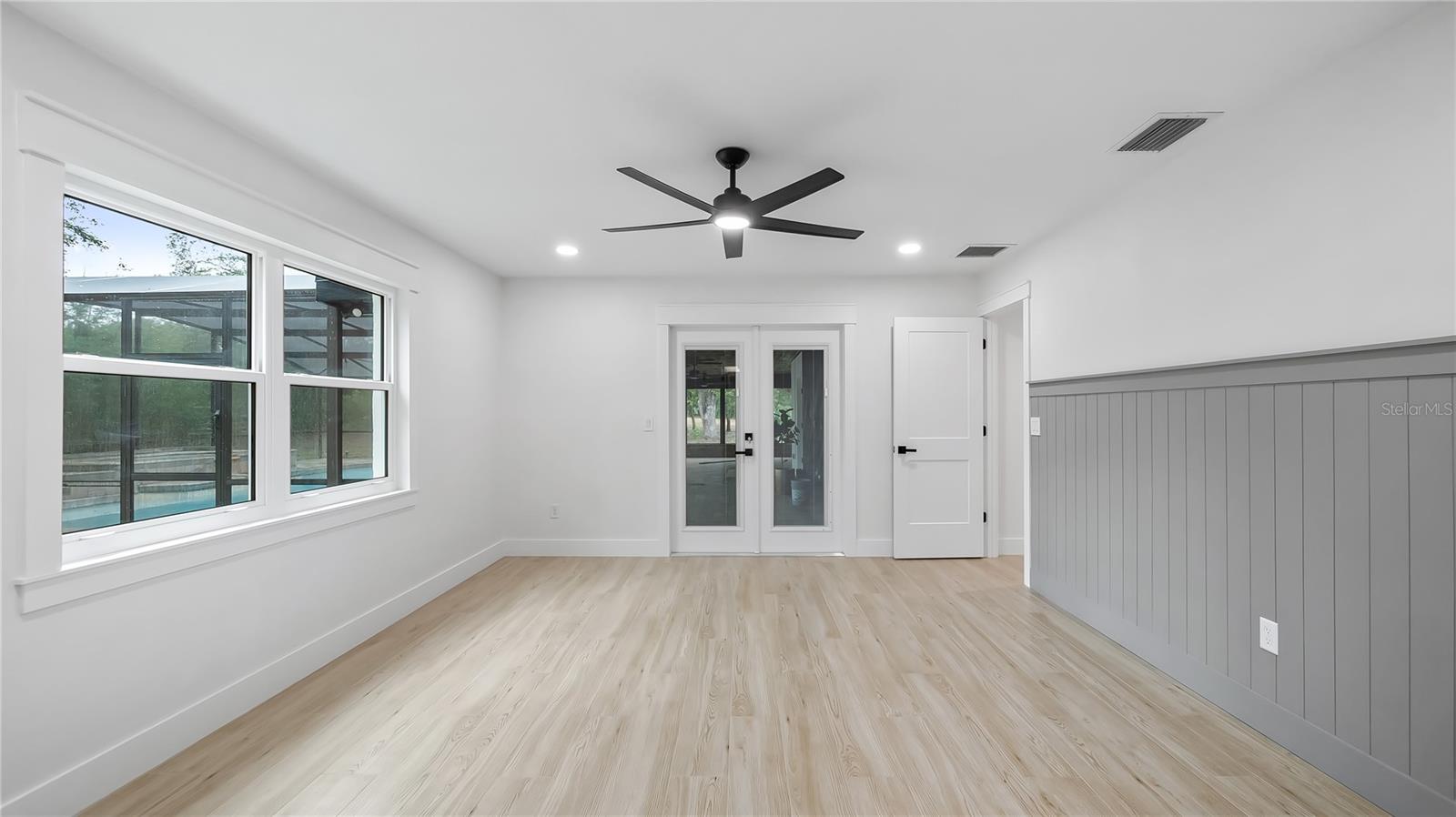 Image 47 of 77 For 15520 Vinola Drive