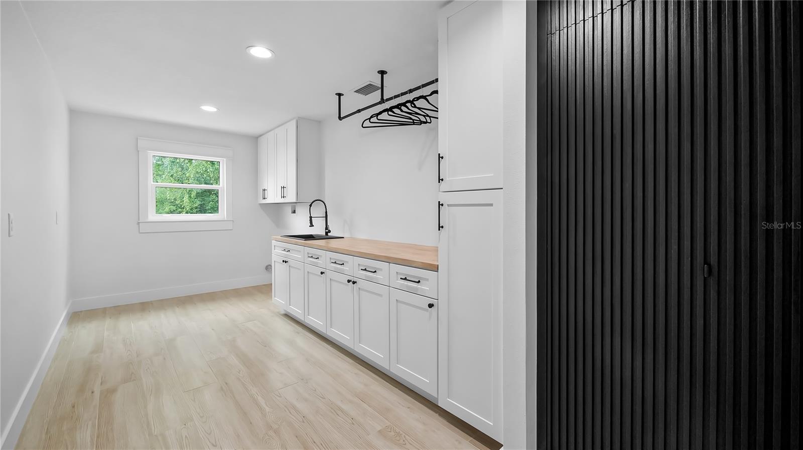 Image 52 of 77 For 15520 Vinola Drive