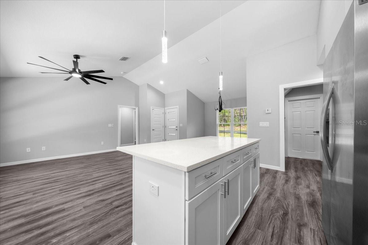 Listing photo id 9 for 6755 Edelweiss Way