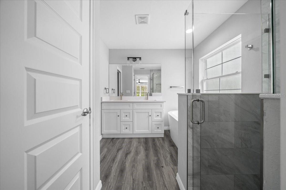 Listing photo id 12 for 6755 Edelweiss Way